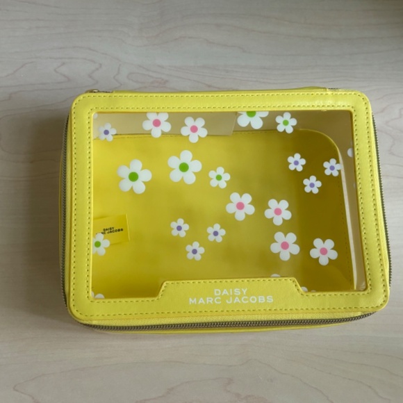 New Marc Jacobs Yellow Floral Daisy Translucent Zippered Cosmetic Case - Picture 1 of 4